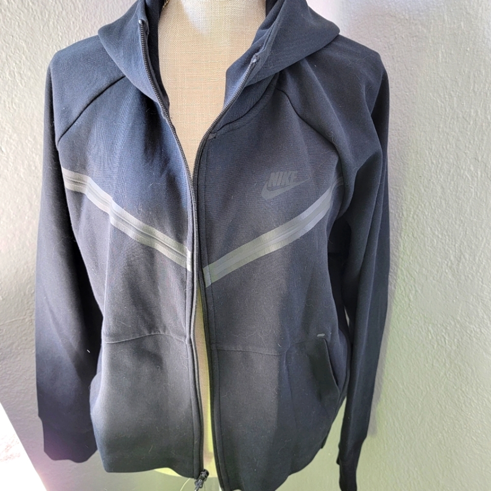 Nike woman's zip up hoodie